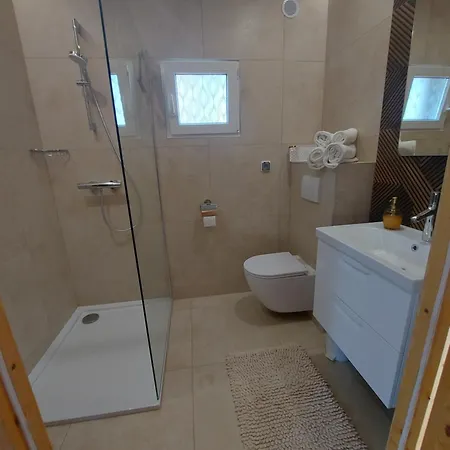 Haus Masuren, Bei Ilawa, Angelbootvermietung, Dom Czerwony I