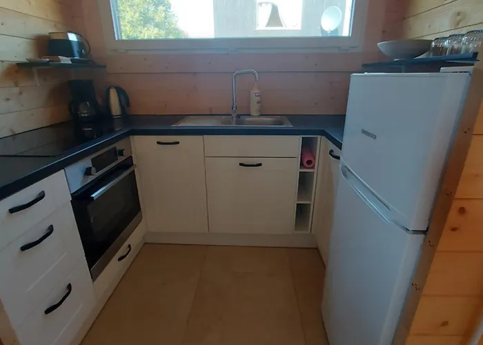 Haus Masuren, Bei Ilawa, Angelbootvermietung, Dom Czerwony I Szwarcenowo